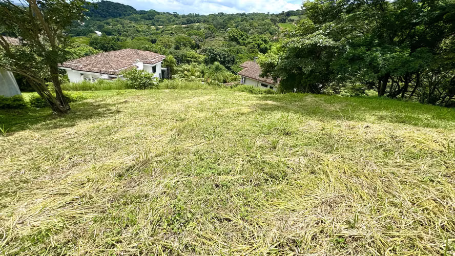 Venta de lote en el exclusivo Condominio Cerro Colón | Ciudad Colón - Imagen 2