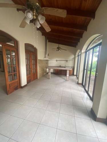 AMPLIA CASA EN ESCAZÚ VENTA - Imagen 5