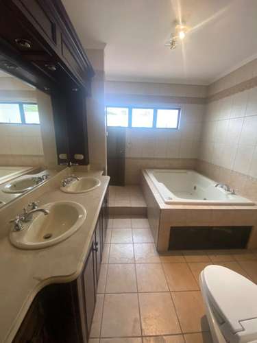 AMPLIA CASA EN ESCAZÚ VENTA - Imagen 3