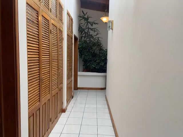 Alquiler de casa independiente de una planta con uso de suelo. Granadilla, Curridabat (SV)