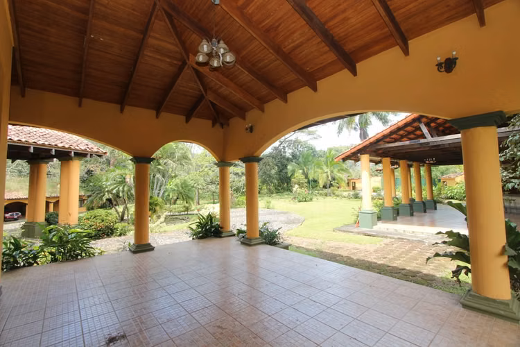 Casa de lujo en venta en Atenas, con piscina, pozo, apartamento y viñedo - Imagen 5