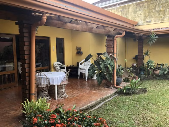 Casa en Venta en Curridabat, cerca del Indoor ID 13279