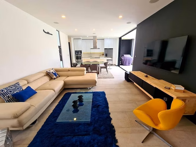 ALQUILER / VENTA DE CASA EN CONDOMINIO EN RIO ORO - Imagen 1