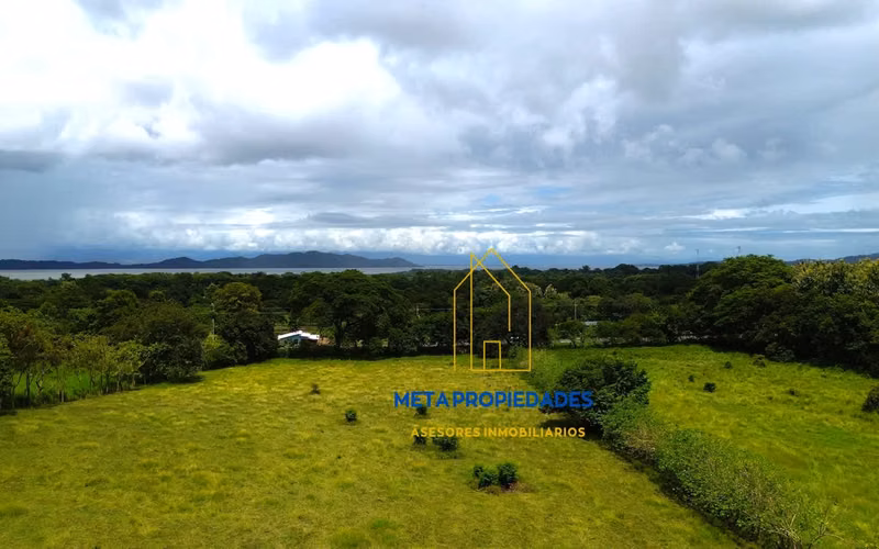 Hermosa Propiedad en el Golfo de Nicoya – con Vista al mar