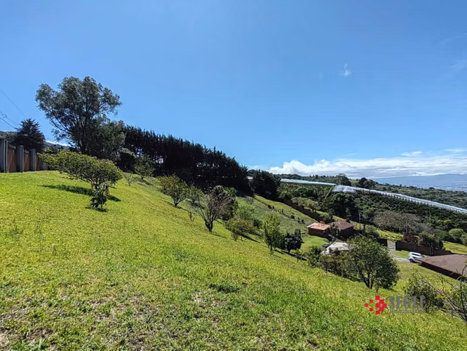 Venta de Quinta en Santa Barbara, por Carrizal.
