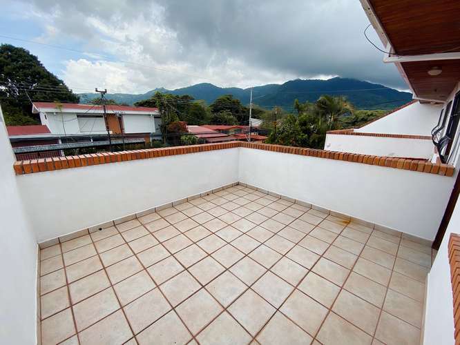Casa de dos plantas para la venta en Tres Ríos, Cartago. - Imagen 14