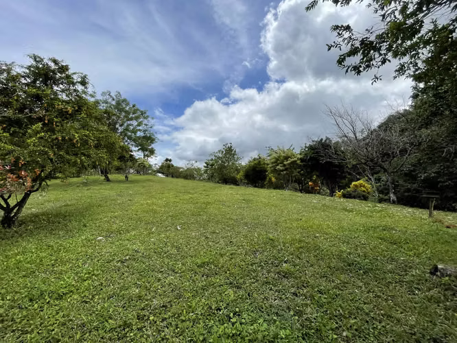 Terreno en Nuevo Arenal Guanacaste-Acceso al Lago y vista al Volcán