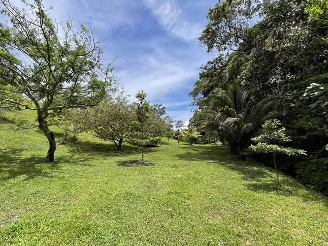Terreno en Nuevo Arenal Guanacaste-Acceso al Lago y vista al Volcán