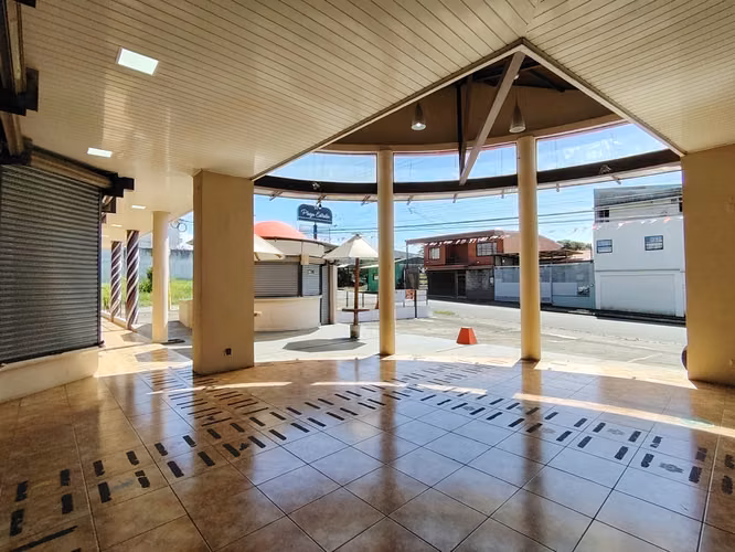 EN VENTA – PLAZA  COMERCIAL  - DESAMPARADOS /ALAJUELA CENTRO