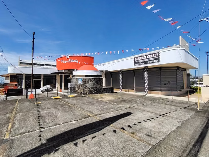 EN VENTA – PLAZA  COMERCIAL  - DESAMPARADOS /ALAJUELA CENTRO