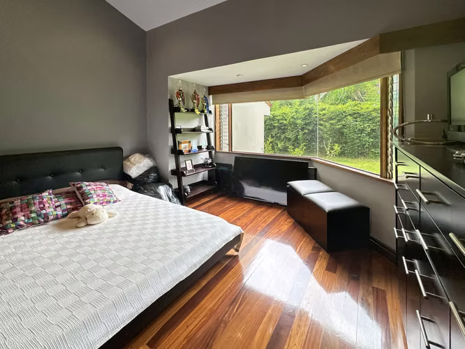 Se vende linda y amplia Casa en San Antonio, Escazú (AD).