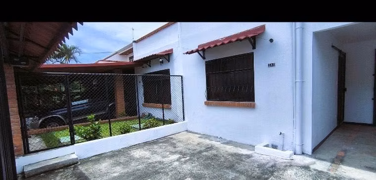 OPORTUNIDAD 2 PROPIEDADES! CASA + OFICINA