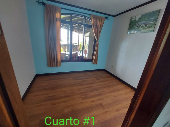 Casa en venta en Naranjo, con un apartamento, 3 niveles
