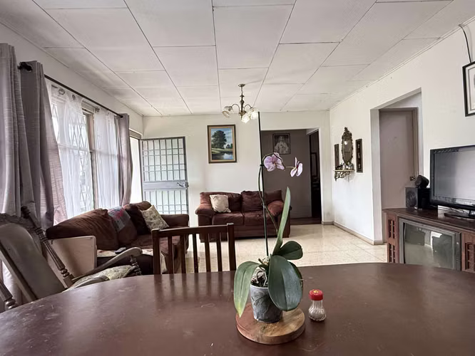 Venta Casa + apartamento en Curridabat – Uso de suelo mixto
