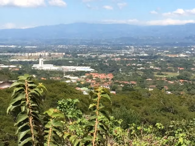 Vendo terreno en Piedades de Santa Ana