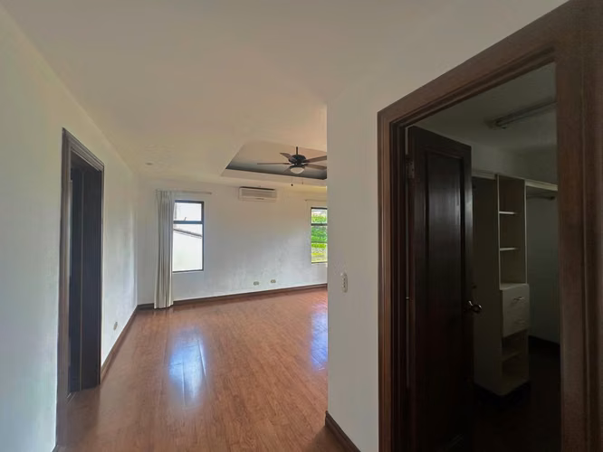 VENTA DE CASA EN CERRO ALTO, ESCAZÚ - IDEAL PARA INVERSION - Imagen 11