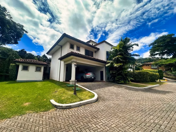 VENTA DE CASA EN CERRO ALTO, ESCAZÚ - IDEAL PARA INVERSION - Imagen 2
