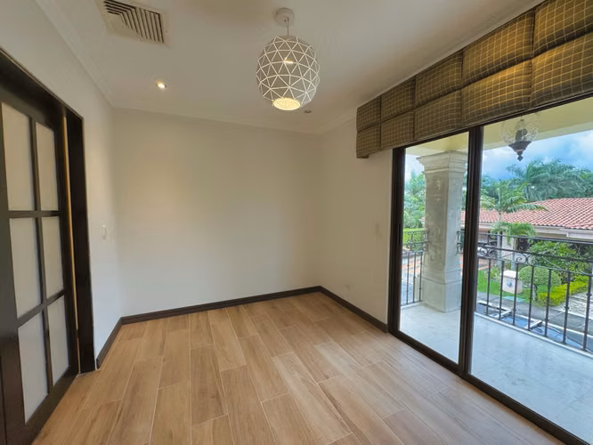 ALQUILER Y VENTA DE CASA EN CONDOMINIO DE LUJO - SANTA ANA - Imagen 20