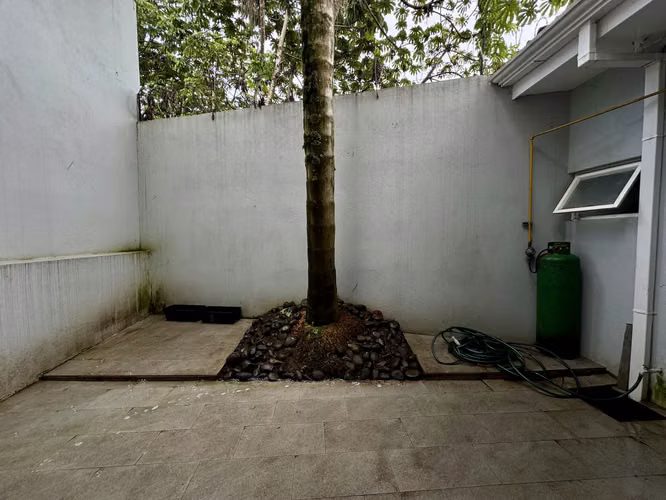 Se vende casa independiente zona Altamonte, Curridabat (AD)