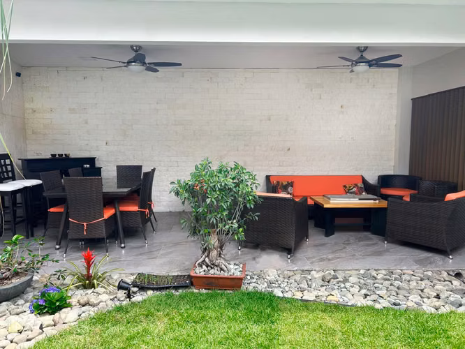 VENTA DE CASA, UNA PLANTA, RESIDENCIAL-SANTA ANA - Imagen 2