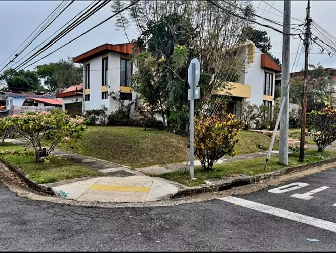 VENTA CASA LA GUARIA MORAVIA SAN JOSÉ