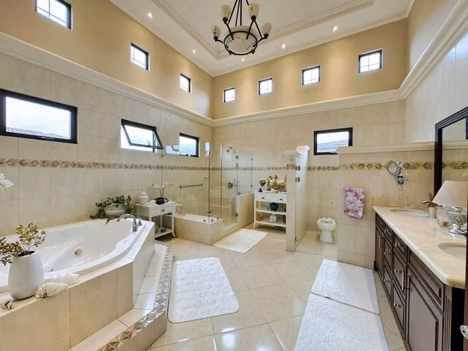 CASA EN ALQUILER Y VENTA EN SANTA ANA HACIENDA DEL SOL - Imagen 18