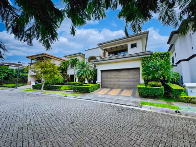 CASA EN ALQUILER Y VENTA EN SANTA ANA HACIENDA DEL SOL - Imagen 2
