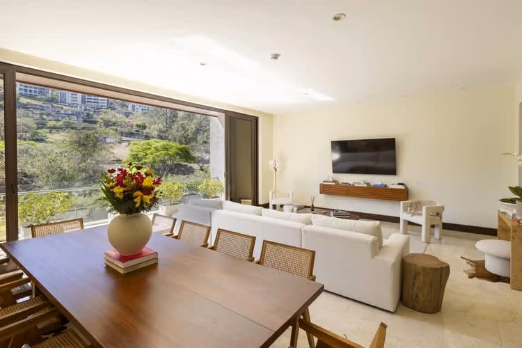 Harmony Views: Apartamento de lujo de dos niveles con vistas a la montaña en Santa Ana