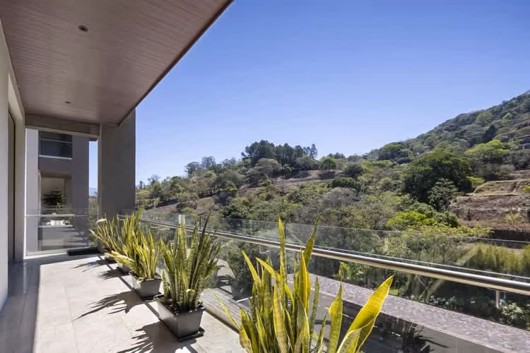 Harmony Views: Apartamento de lujo de dos niveles con vistas a la montaña en Santa Ana