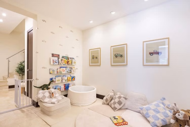 Harmony Views: Apartamento de lujo de dos niveles con vistas a la montaña en Santa Ana