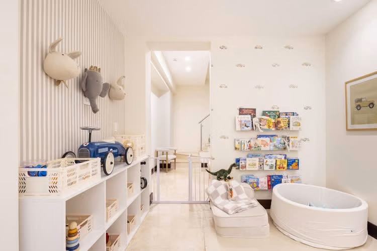 Harmony Views: Apartamento de lujo de dos niveles con vistas a la montaña en Santa Ana