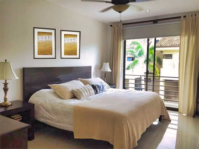 CASA EN VENTA, CONDOMINIO PARQUES DEL SOL - Imagen 5