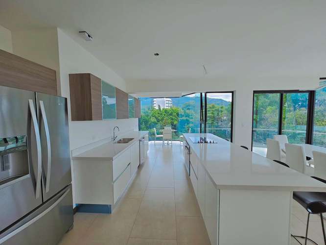 SE VENDEN MODERNAS RESIDENCIAS CON EXCELENTE UBICACIÓN - Imagen 4