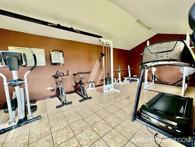 Casa de Tres Dormitorios - Exclusivo Condominio Villas de Venecia - Ayarco Sur