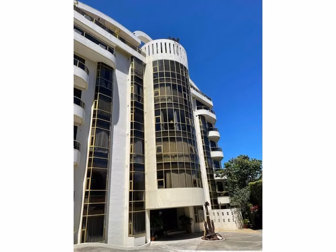 VENDO Apartamento, Condominio Riverside, San Miguel de Escazú - Imagen 2