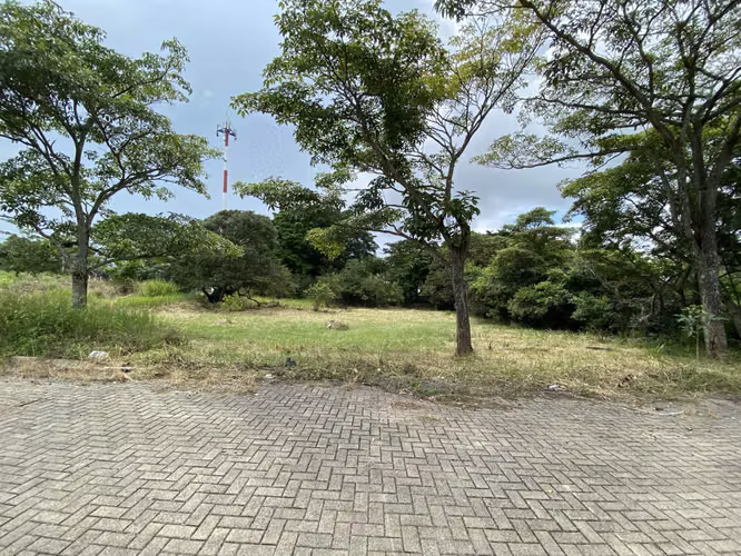 Sale of beautiful lot in La Guacima alajuela.