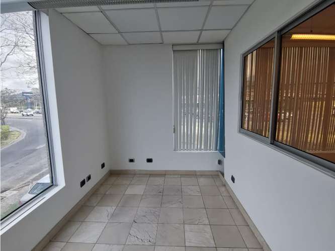 Alquiler de oficina B2 Rio Oro, Santa Ana - Imagen 9