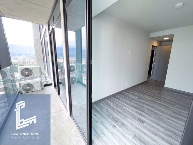 OPORTUNIDAD APARTAMENTO GRANDE Y LUJOSO DE 3 HABITACIONES TORRE EN ROHRMOSER