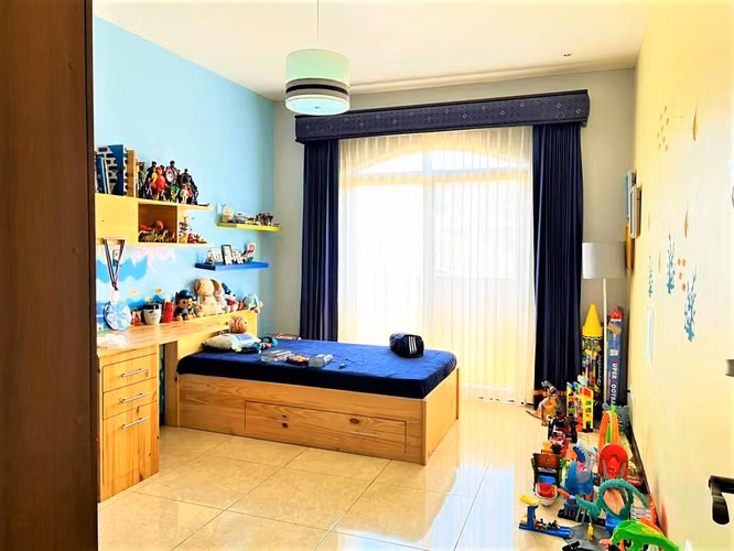 CASA DE DOS PLANTAS, CONDOMINIO ALBACETE