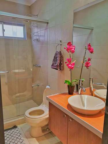 VENTA DE CASA EN CONDOMINIO - PUERTA DE HIERRO - Imagen 4