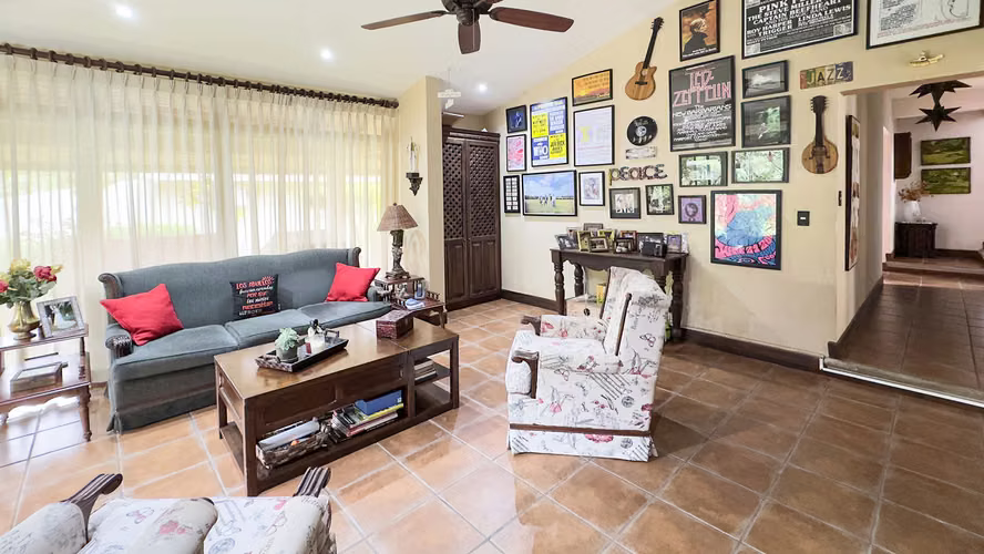 Se vende espectacular Casa tipo toscana, Piedades, Santa Ana (FE). - Imagen 8