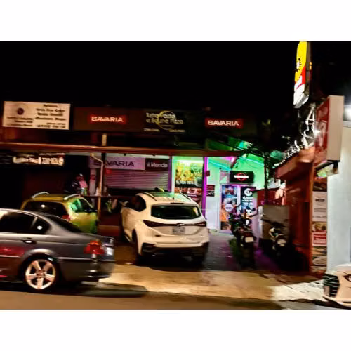 VENTA DE EDIFICIO CON SEIS LOCALES COMERCIALES Y UN APARTAMENTO, HEREDIA CENTRO - Imagen 9