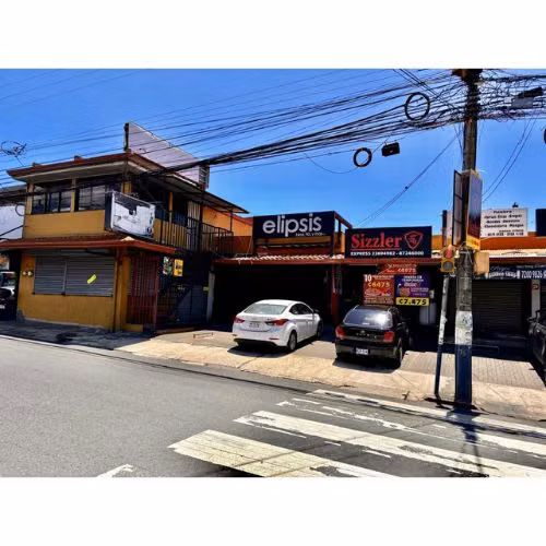 VENTA DE EDIFICIO CON SEIS LOCALES COMERCIALES Y UN APARTAMENTO, HEREDIA CENTRO - Imagen 4