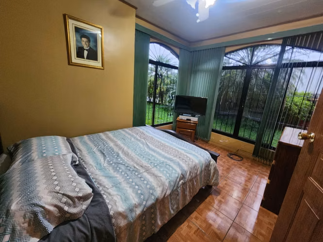 Casa en venta en Grecia, confortable y elegante