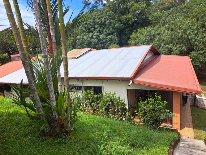 Venta de propiedad de 2 hectáreas con 2 casas - Imagen 6