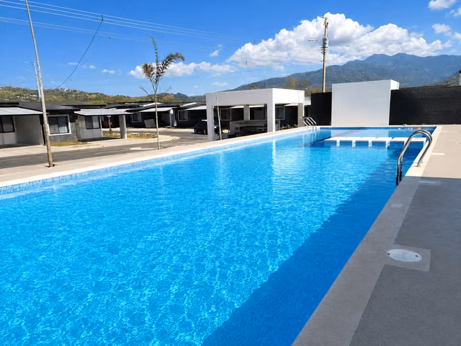Hermosa Casa Robles de  Lindora -Santa Ana - Imagen 2