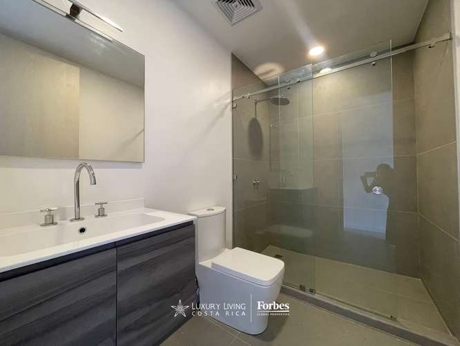 20790 - Apartamento de 3 habitaciones moderno con terraza en Escazu - Imagen 6