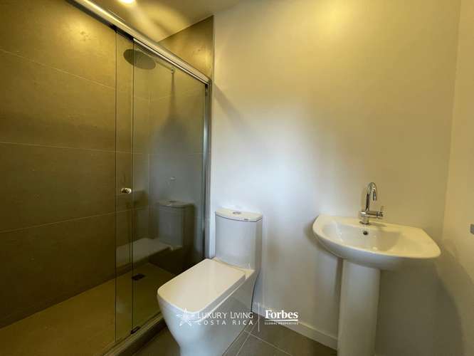 20790 - Apartamento de 3 habitaciones moderno con terraza en Escazu - Imagen 14