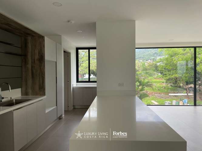 20790 - Apartamento de 3 habitaciones moderno con terraza en Escazu - Imagen 3