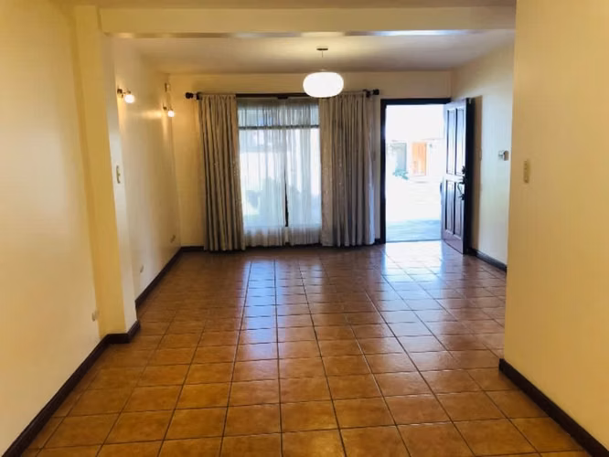 ESCAZU CERCA LA PACO! CASA EN CONDOMINIO 3 HAB + SERVICIO